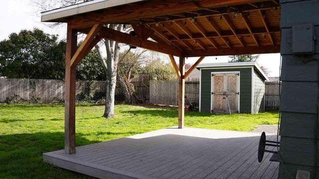 2060 Melody Lane, Medford, OR 97504