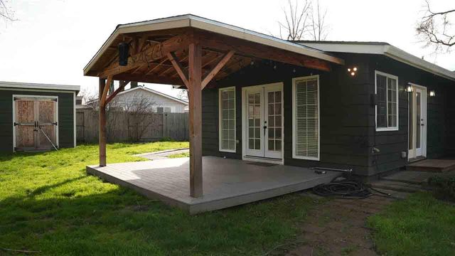 2060 Melody Lane, Medford, OR 97504