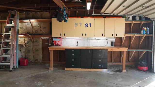 2060 Melody Lane, Medford, OR 97504