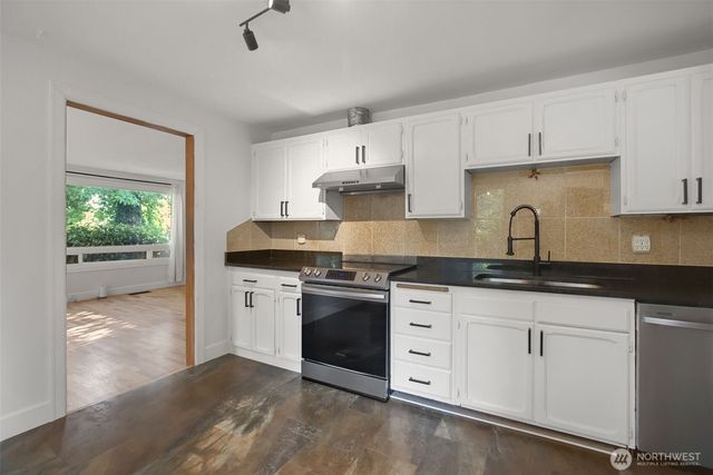 18806 4th S, Burien, WA 98148