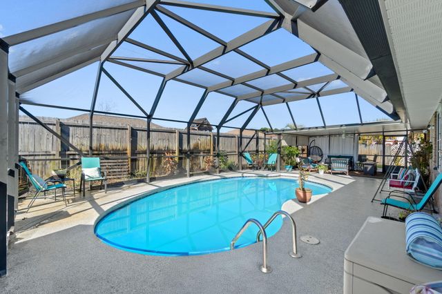 2121 Ortega Street, Navarre, FL 32566