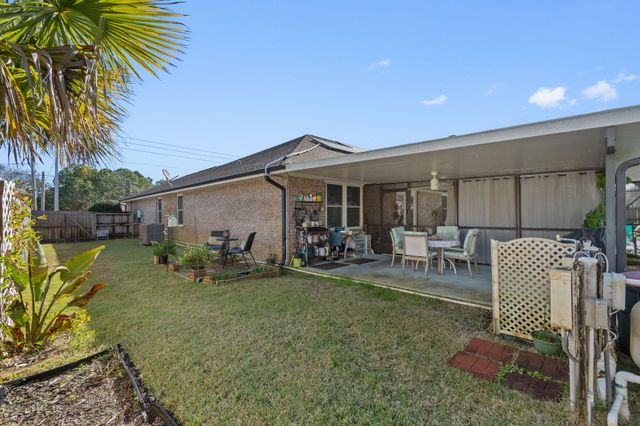 2121 Ortega Street, Navarre, FL 32566