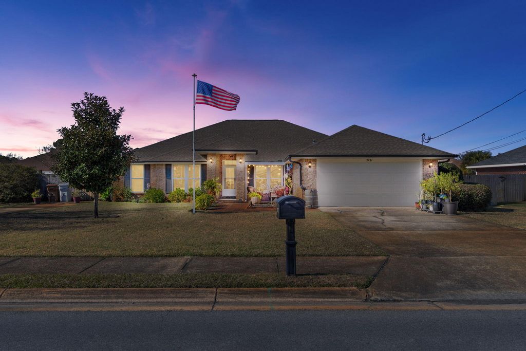 2121 Ortega Street, Navarre, FL 32566