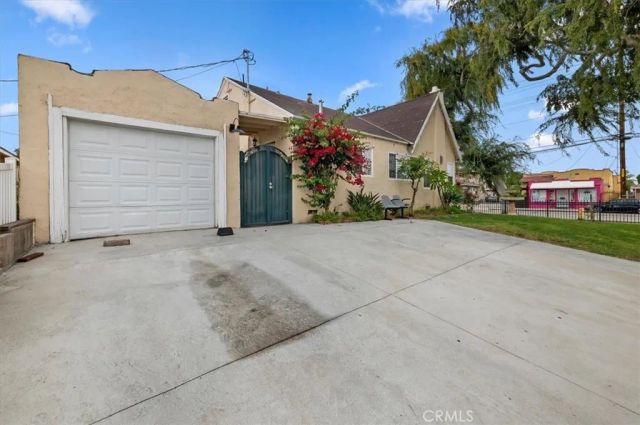 4074 Santa Ana, South Gate, CA 90280