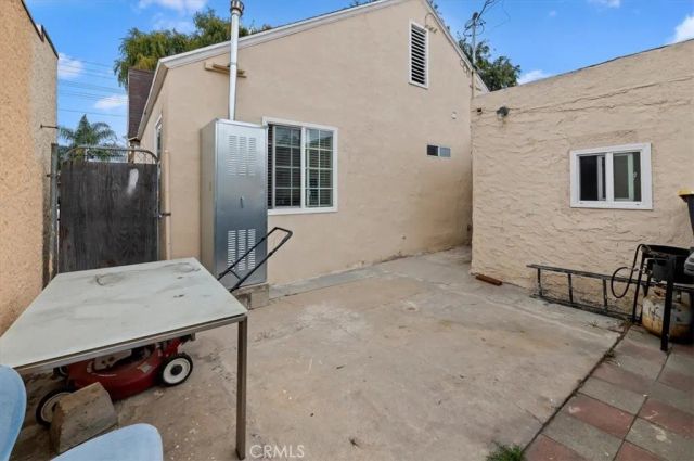 4074 Santa Ana, South Gate, CA 90280