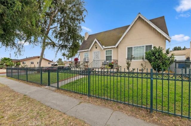 4074 Santa Ana, South Gate, CA 90280