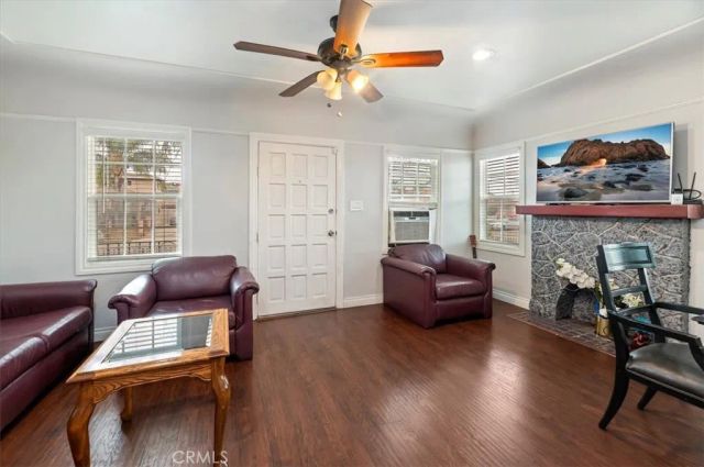 4074 Santa Ana, South Gate, CA 90280