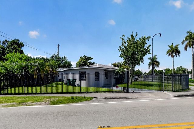 14801 Lincoln Boulevard, Miami, FL 33176