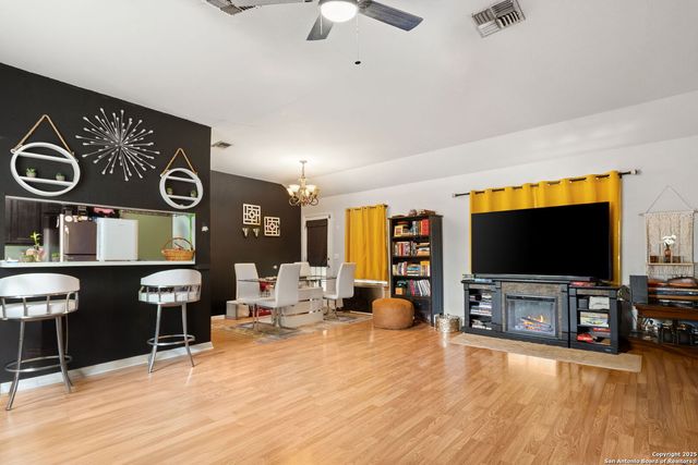 2144 Cornerstone, New Braunfels, TX 78130