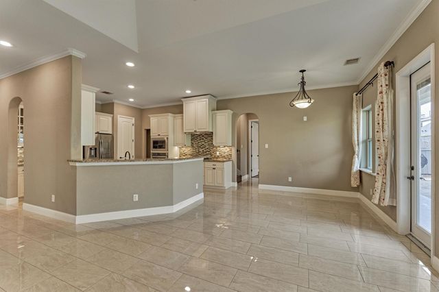 106 Bella Luce, Shenandoah, TX 77381