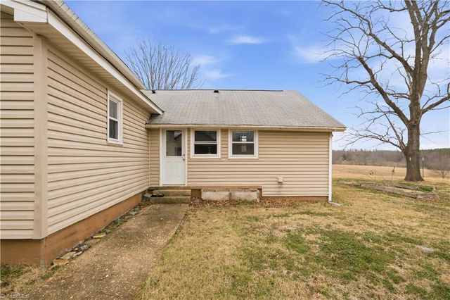 1149 Quaker Church Road, Siloam, NC 27047