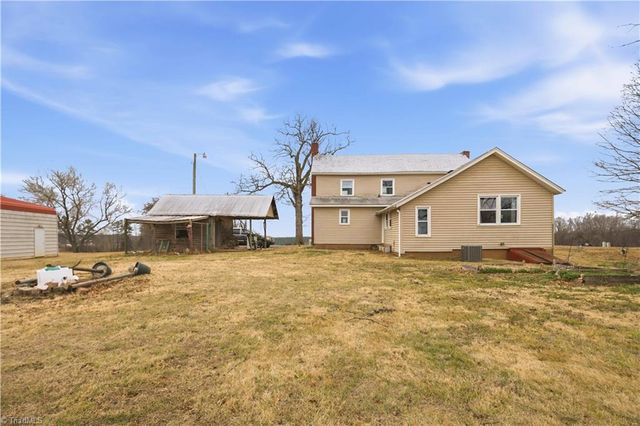 1149 Quaker Church Road, Siloam, NC 27047