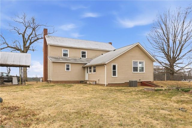 1149 Quaker Church Road, Siloam, NC 27047