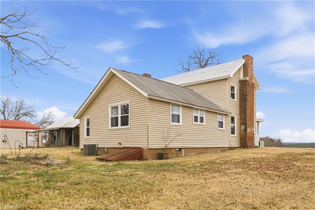 1149 Quaker Church Road, Siloam, NC 27047