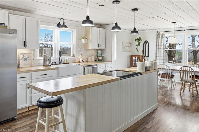 1149 Quaker Church Road, Siloam, NC 27047