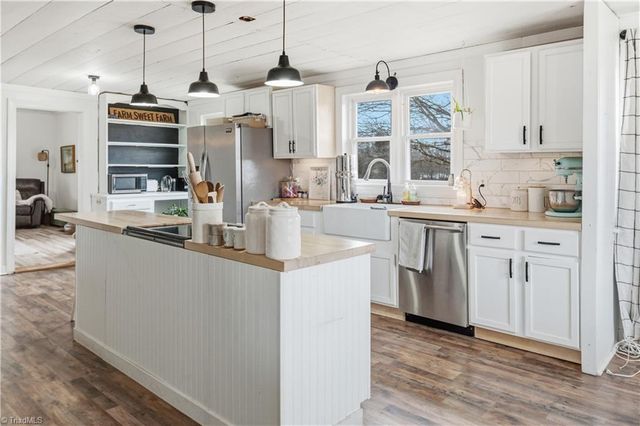 1149 Quaker Church Road, Siloam, NC 27047