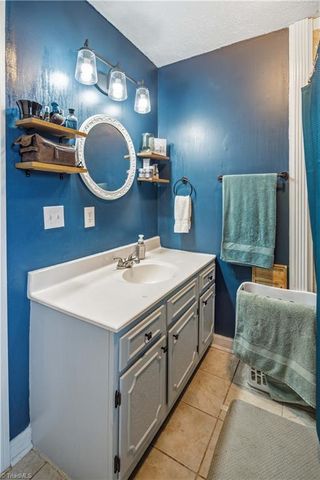 1149 Quaker Church Road, Siloam, NC 27047