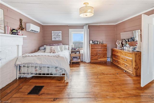 1149 Quaker Church Road, Siloam, NC 27047