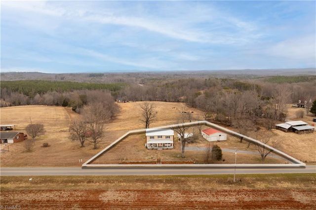 1149 Quaker Church Road, Siloam, NC 27047