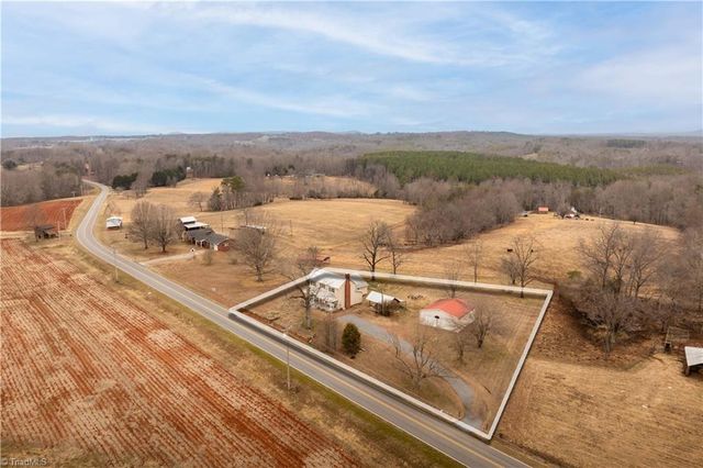 1149 Quaker Church Road, Siloam, NC 27047