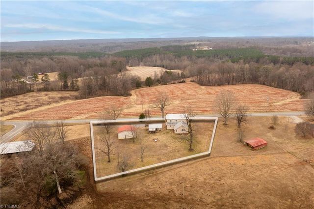 1149 Quaker Church Road, Siloam, NC 27047