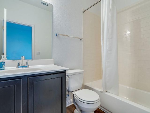 7904 Mandela BND, Austin, TX 78744