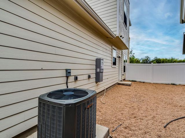 7904 Mandela BND, Austin, TX 78744