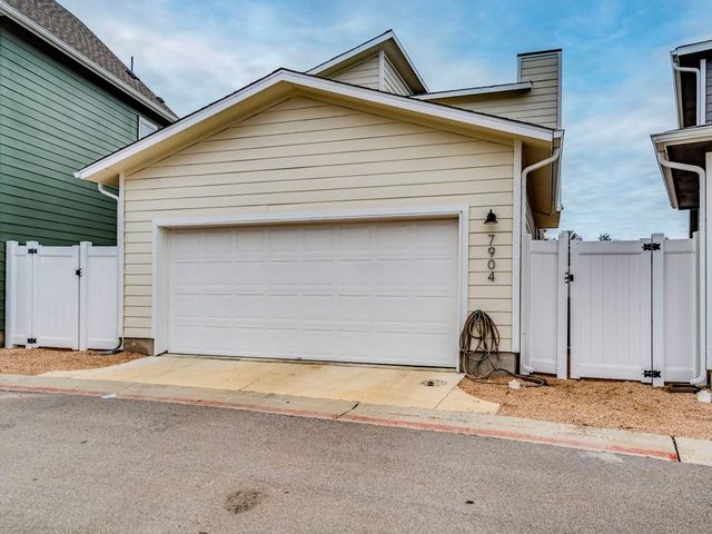 7904 Mandela BND, Austin, TX 78744