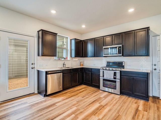 7904 Mandela BND, Austin, TX 78744