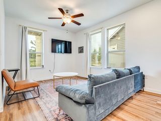 7904 Mandela BND, Austin, TX 78744
