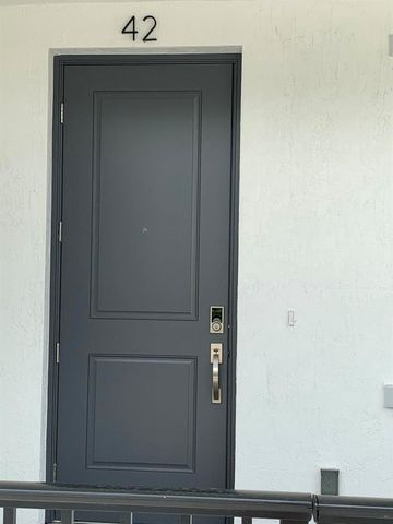 747 SE Central Parkway 42, Stuart, FL 34994
