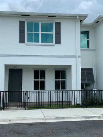 747 SE Central Parkway 42, Stuart, FL 34994