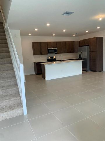 747 SE Central Parkway 42, Stuart, FL 34994