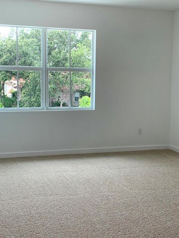 747 SE Central Parkway 42, Stuart, FL 34994