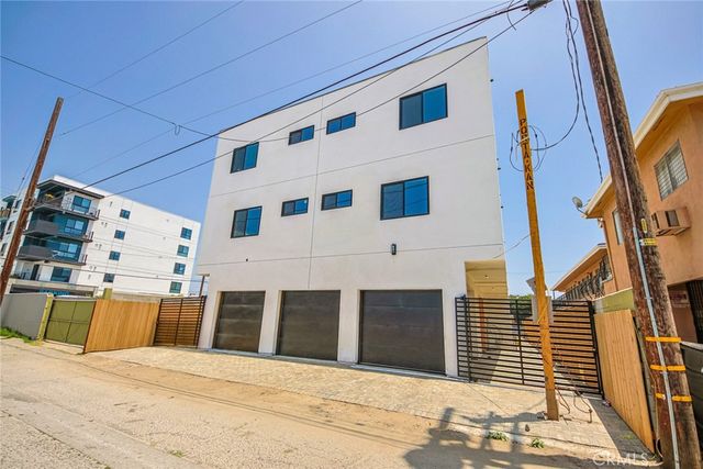 6453 Troost Avenue, North Hollywood, CA 91606