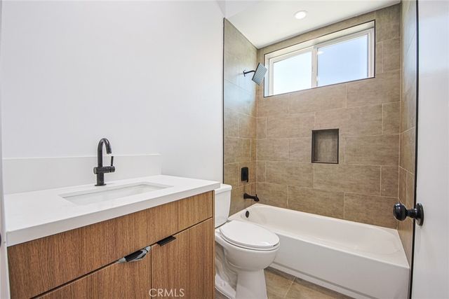 6453 Troost Avenue, North Hollywood, CA 91606