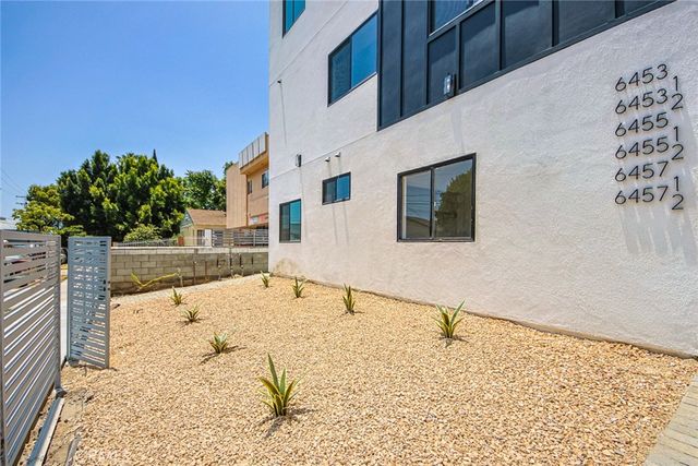 6453 Troost Avenue, North Hollywood, CA 91606