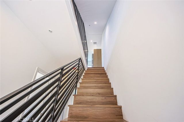 6453 Troost Avenue, North Hollywood, CA 91606