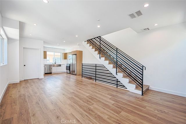 6453 Troost Avenue, North Hollywood, CA 91606