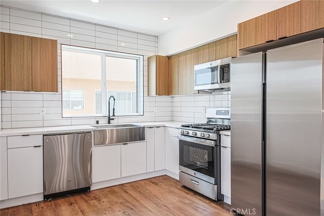 6453 Troost Avenue, North Hollywood, CA 91606