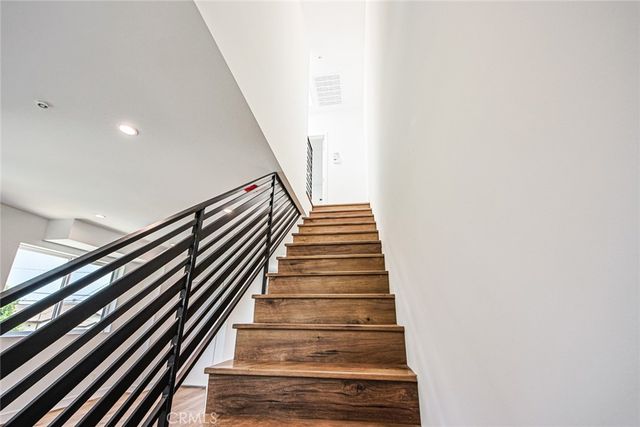 6453 Troost Avenue, North Hollywood, CA 91606