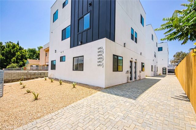 6453 Troost Avenue, North Hollywood, CA 91606