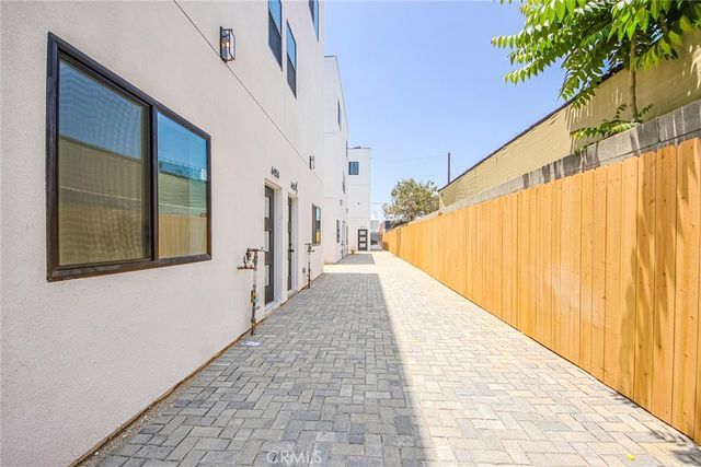 6453 Troost Avenue, North Hollywood, CA 91606