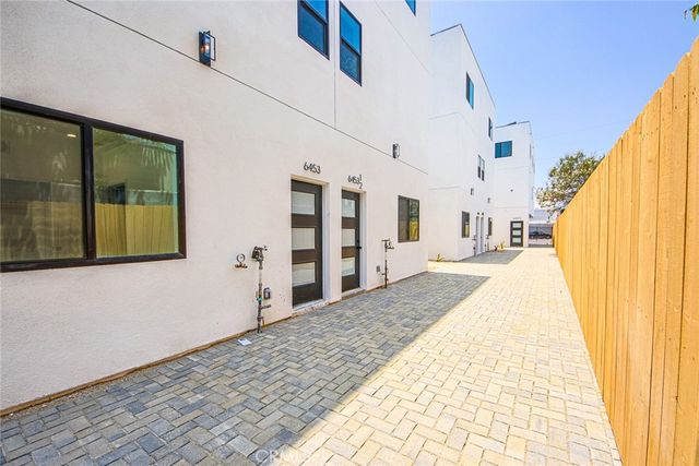 6453 Troost Avenue, North Hollywood, CA 91606