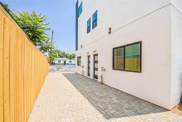 6453 Troost Avenue, North Hollywood, CA 91606
