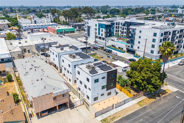6453 Troost Avenue, North Hollywood, CA 91606