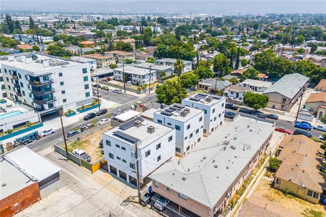 6453 Troost Avenue, North Hollywood, CA 91606