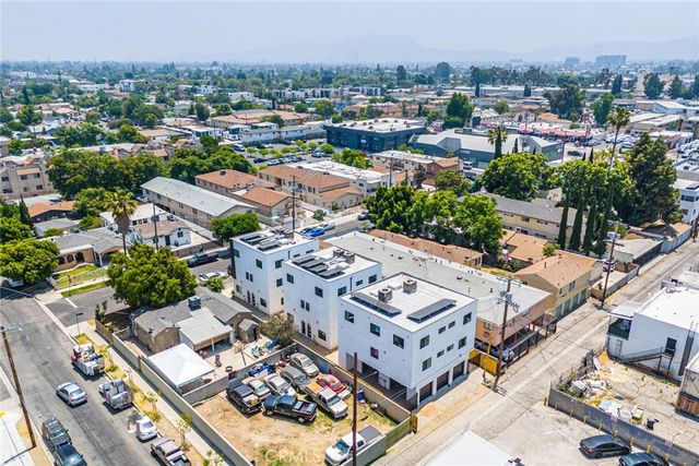 6453 Troost Avenue, North Hollywood, CA 91606