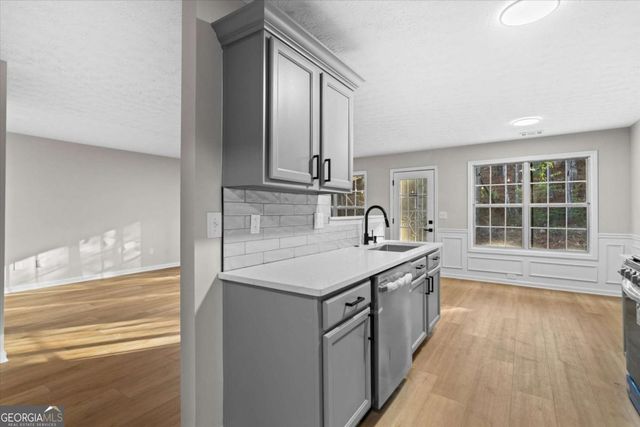 6261 Lake Valley Point, Lithonia, GA 30058