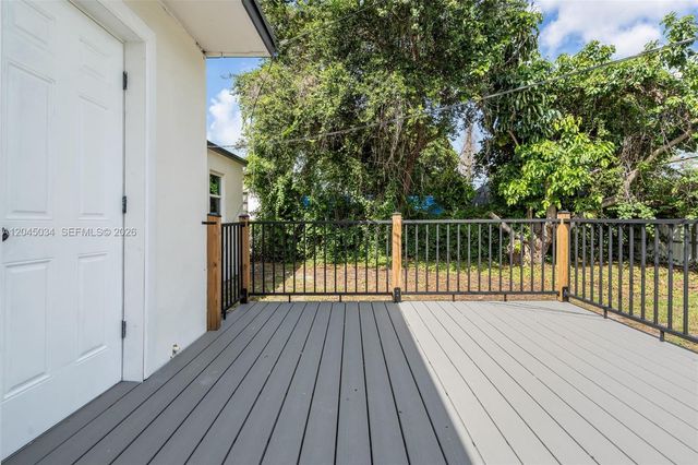 1246 Fisherman St, Opa-locka, FL 33054
